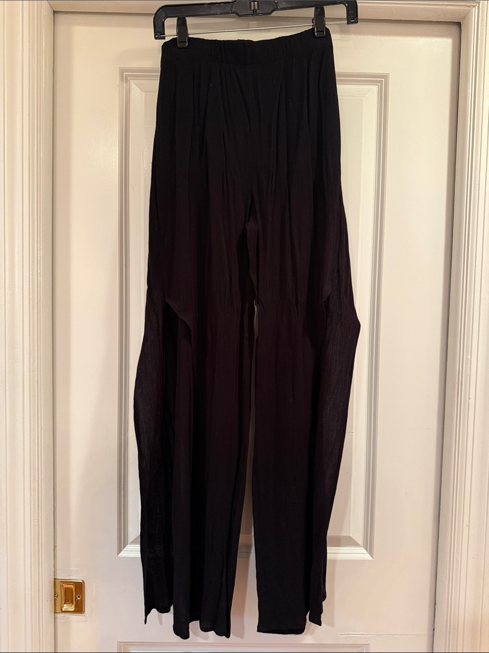Kona Sol Black Wide-Leg Lightweight Pants with side openings